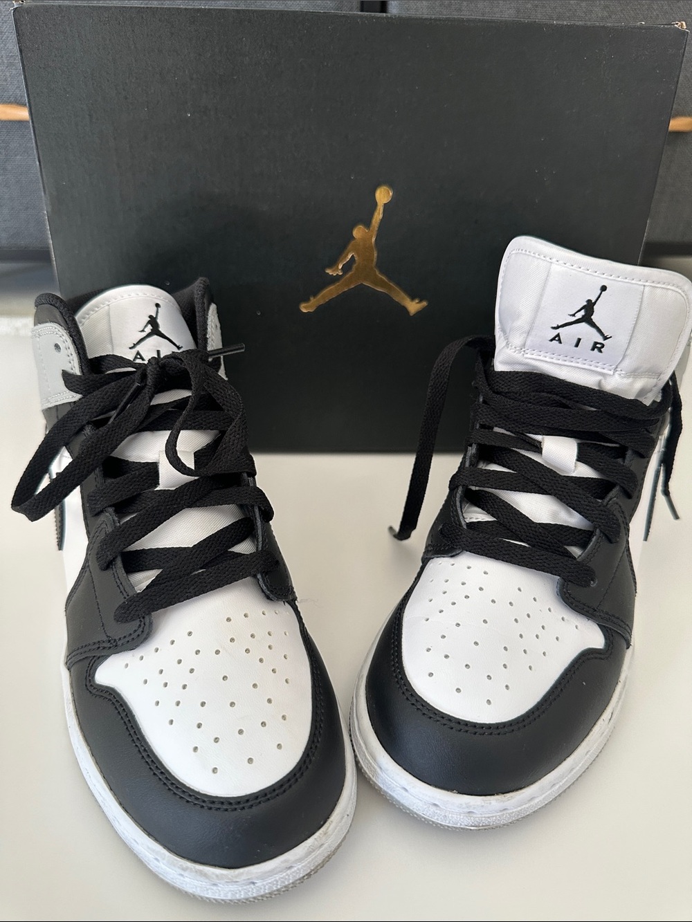 Nike Air Jordan 1 Mid (GS)  Black & White LT Smoke Grey Sneakers